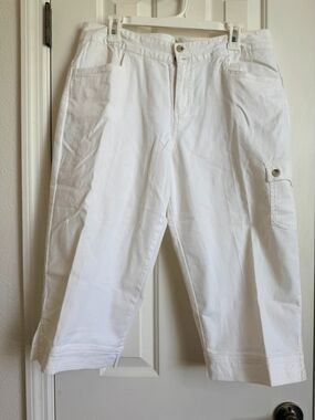 Columbia White Women’s Cropped  Capri Pants NWOT Size 14